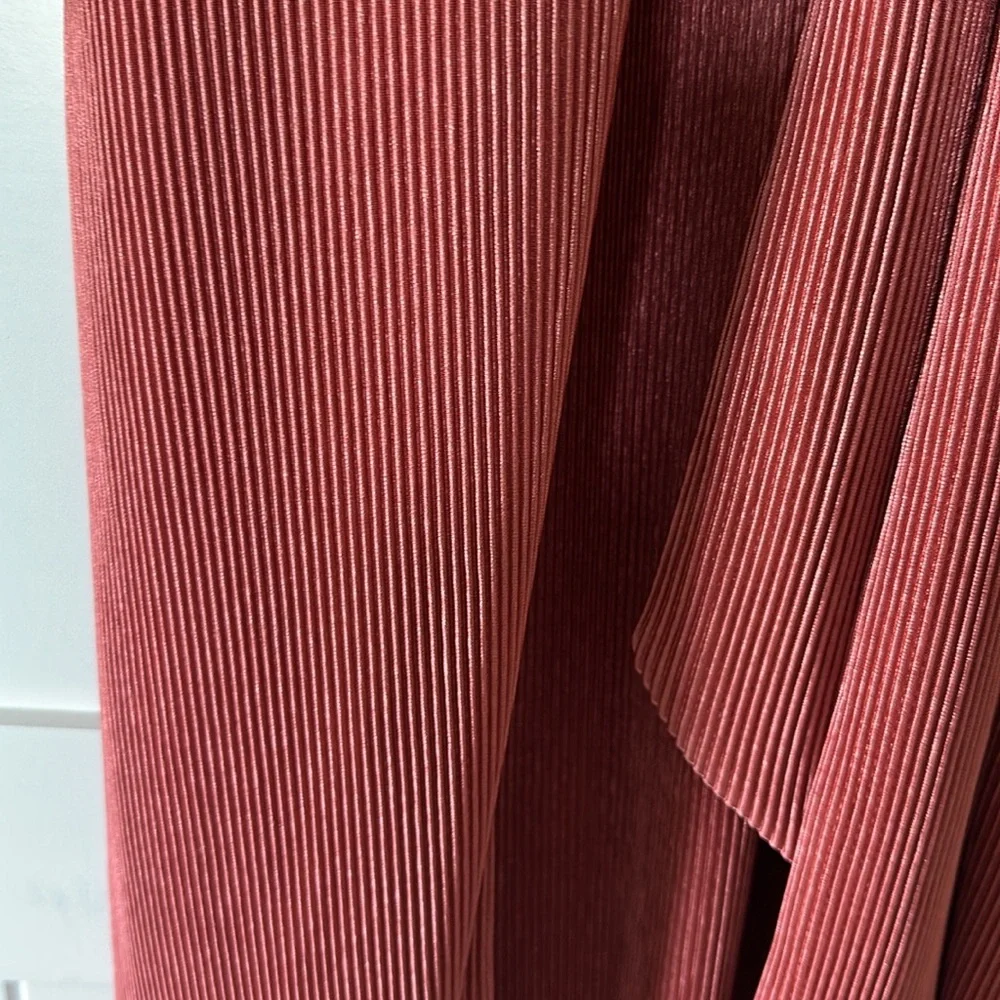 Intempo Kimono Duster in Salmon Color in accordian texture - Picture 9 of 15